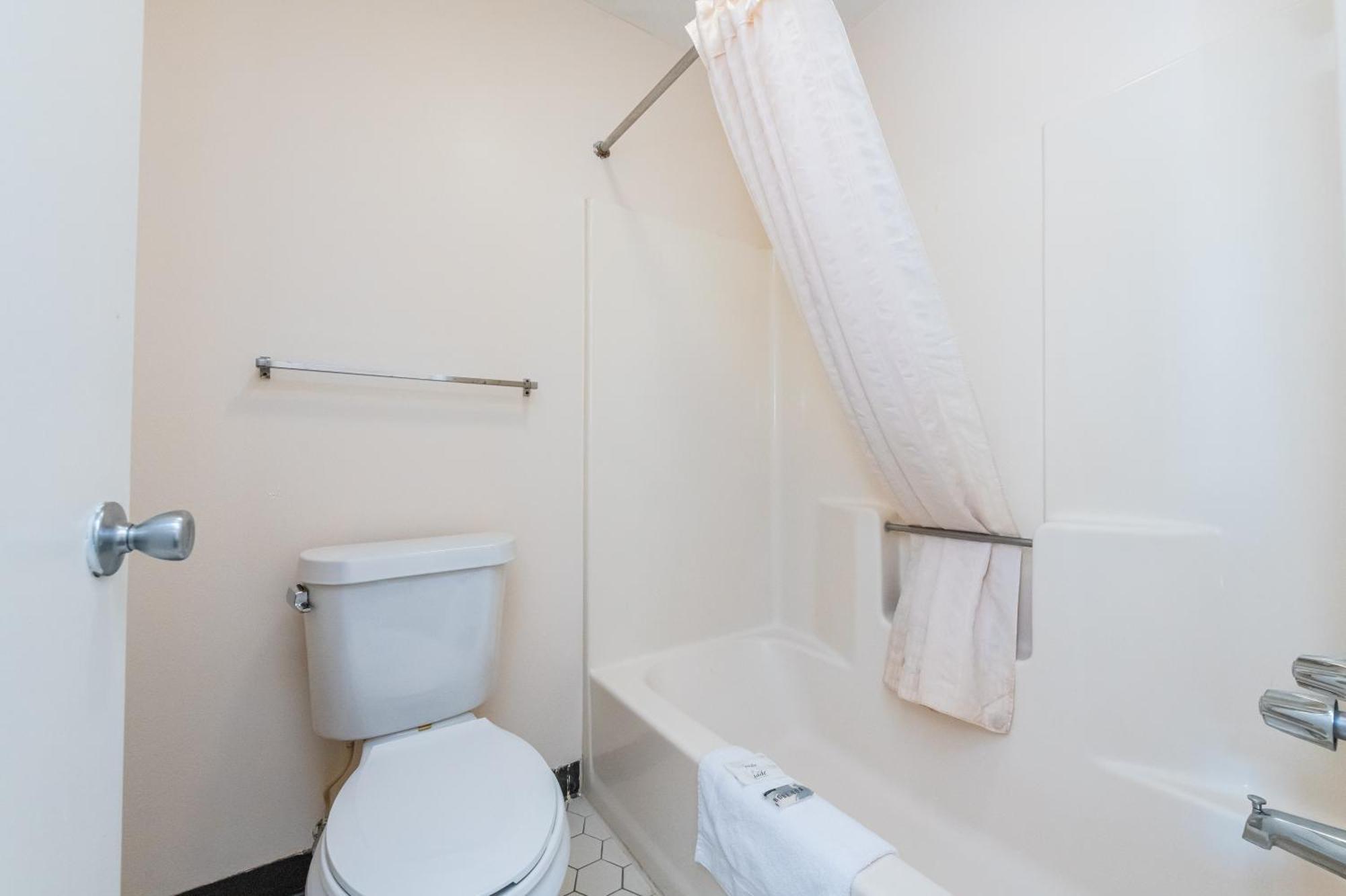 Sunrise Inn Eastman Екстериор снимка